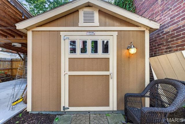 2702 Indiana Avenue, St Louis, MO 63118