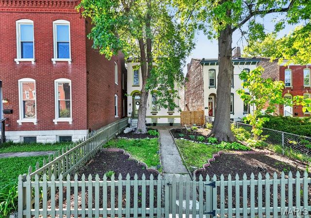 2702 Indiana Avenue, St Louis, MO 63118