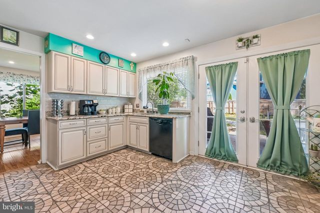 16 MERION RD, Marlton, NJ 08053