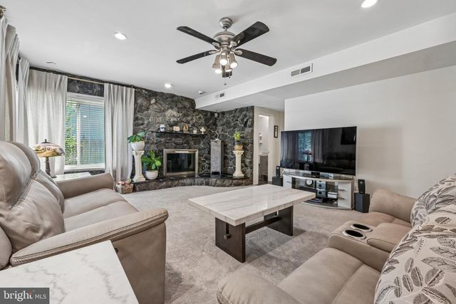16 MERION RD, Marlton, NJ 08053