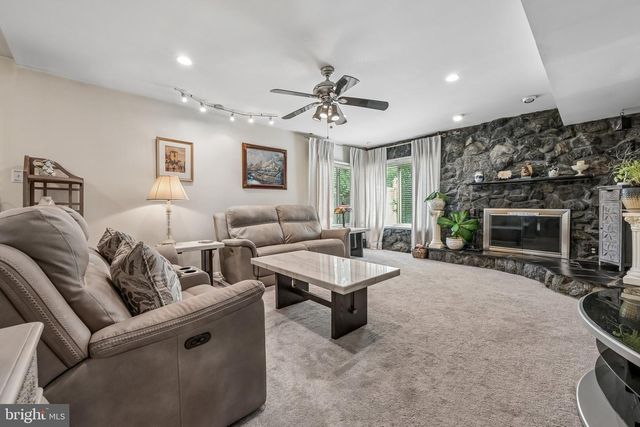 16 MERION RD, Marlton, NJ 08053