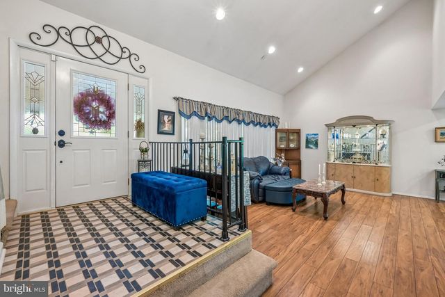 16 MERION RD, Marlton, NJ 08053