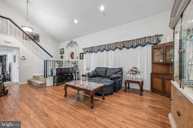 16 MERION RD, Marlton, NJ 08053