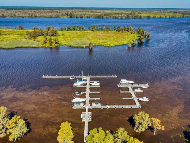 2735 Vanderbilt Blvd., Pawleys Island, SC 29585