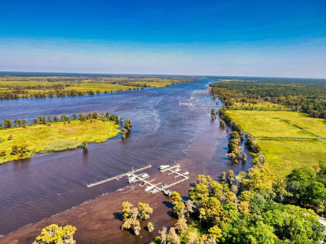 2735 Vanderbilt Blvd., Pawleys Island, SC 29585