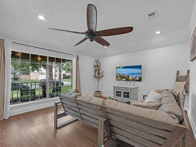 19318 Diversion Drive, Tomball, TX 77375
