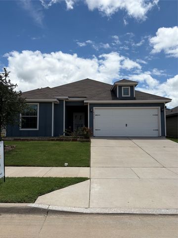 8228 Smokey Creek Pass, Fort Worth, TX 76179