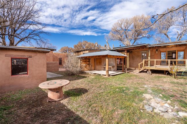 10 A Via La Puente A, Galisteo, NM 87540