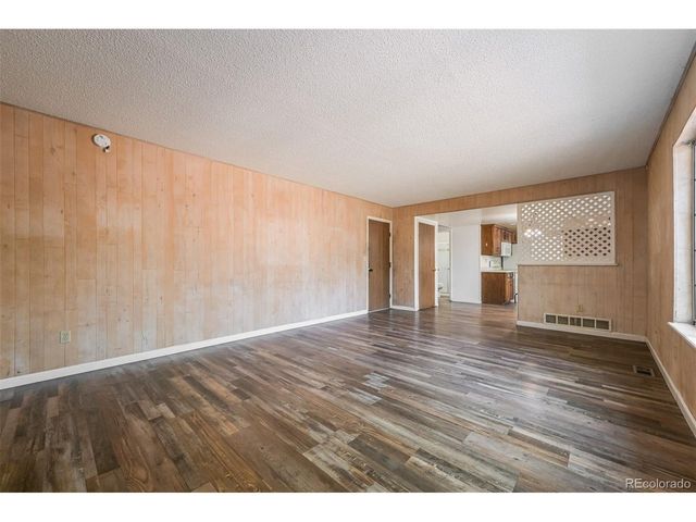 1140 S Kittredge St, Aurora, CO 80017
