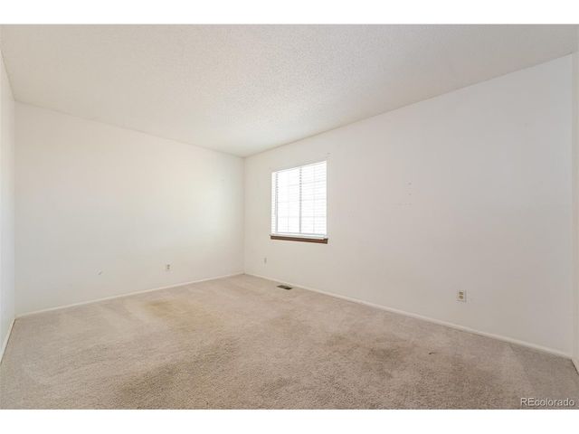 1140 S Kittredge St, Aurora, CO 80017