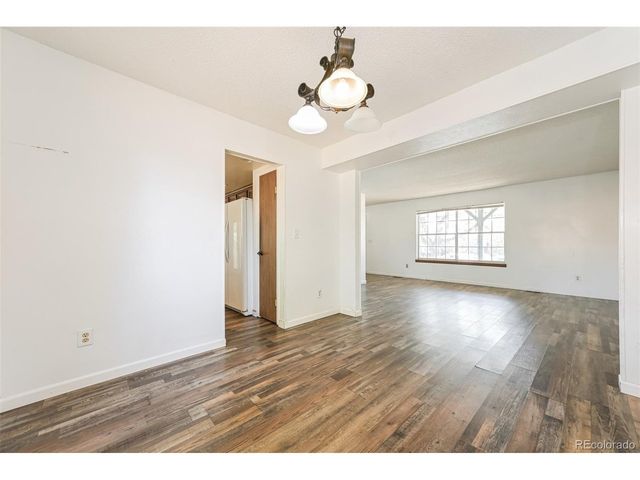 1140 S Kittredge St, Aurora, CO 80017