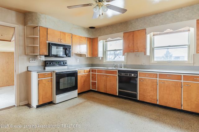 1544 Haslett Road, East Lansing, MI 48823