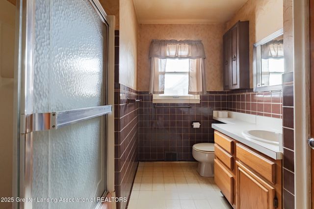 1544 Haslett Road, East Lansing, MI 48823