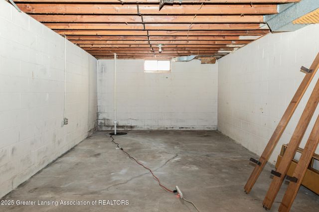 1544 Haslett Road, East Lansing, MI 48823