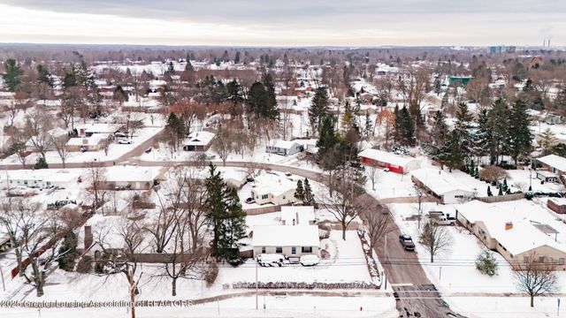 1544 Haslett Road, East Lansing, MI 48823