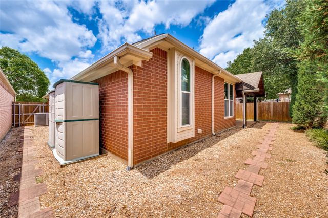 2316 Clermont Lane, Denton, TX 76205