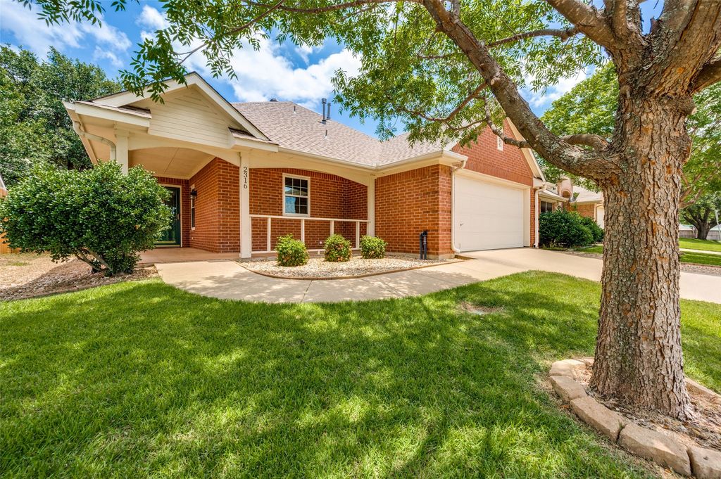 2316 Clermont Lane, Denton, TX 76205