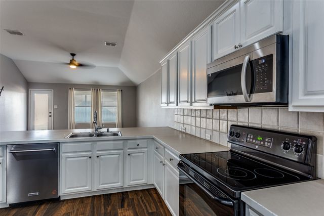 1104 Vista View Drive, Burleson, TX 76028