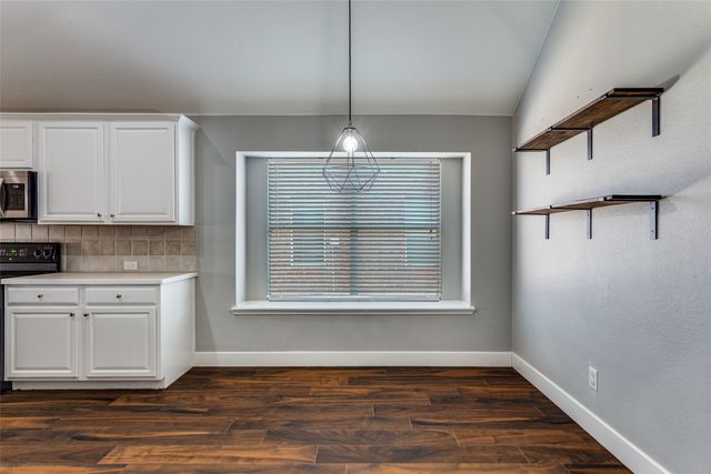 1104 Vista View Drive, Burleson, TX 76028