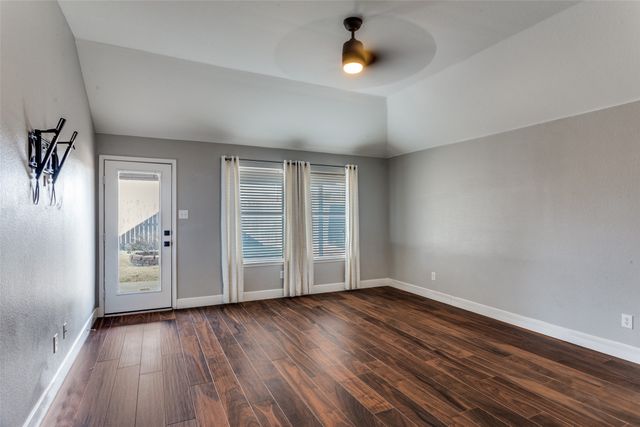 1104 Vista View Drive, Burleson, TX 76028