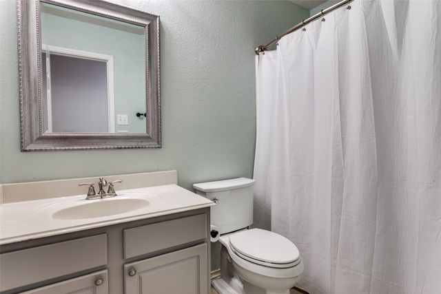 1104 Vista View Drive, Burleson, TX 76028