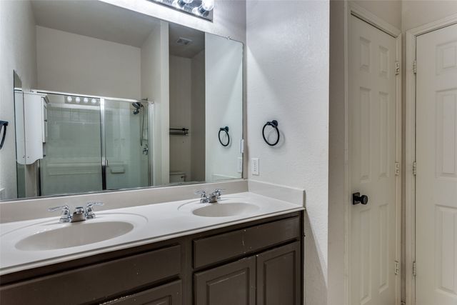 1104 Vista View Drive, Burleson, TX 76028