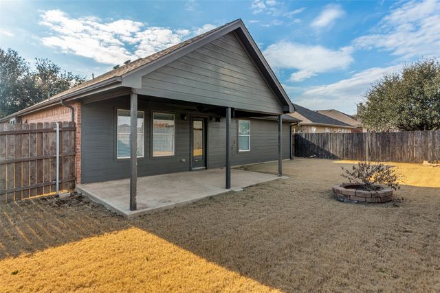 1104 Vista View Drive, Burleson, TX 76028