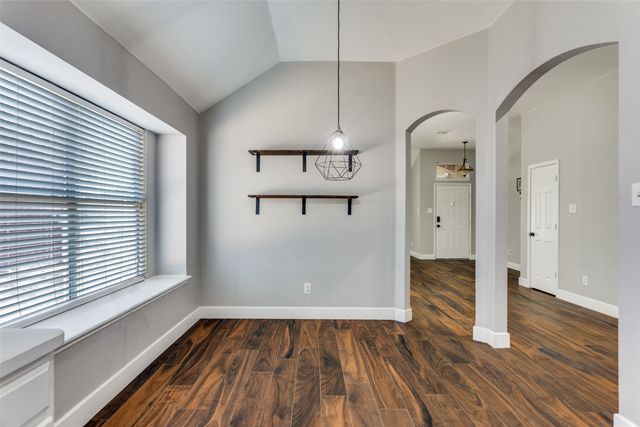 1104 Vista View Drive, Burleson, TX 76028