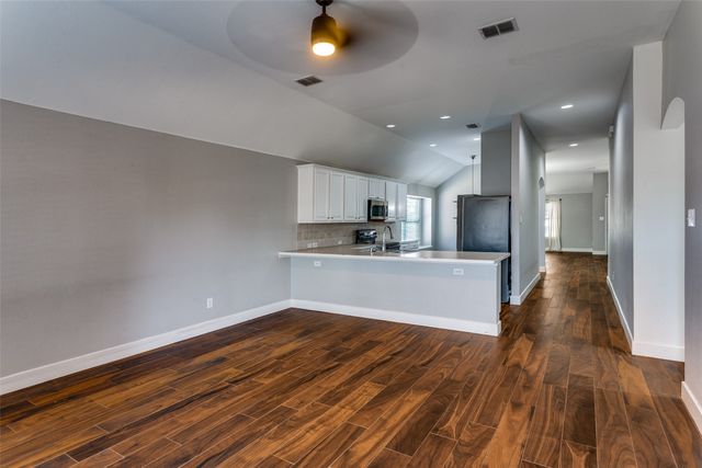 1104 Vista View Drive, Burleson, TX 76028