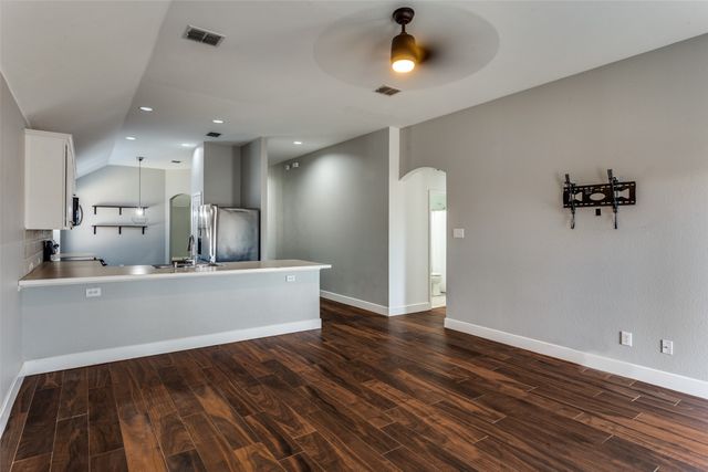 1104 Vista View Drive, Burleson, TX 76028