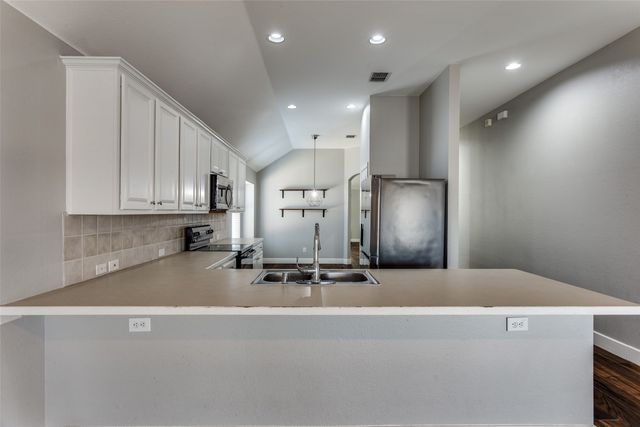 1104 Vista View Drive, Burleson, TX 76028