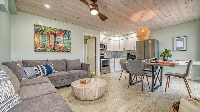104 AVENIDA VENECCIA 171, Sarasota, FL 34242