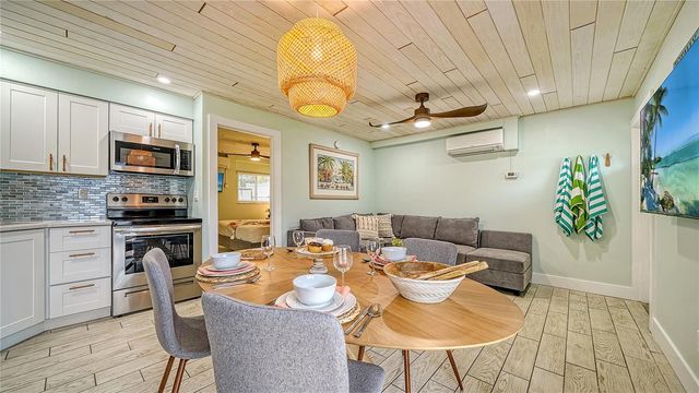 104 AVENIDA VENECCIA 171, Sarasota, FL 34242