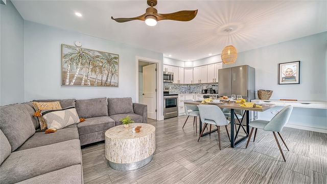 104 AVENIDA VENECCIA 171, Sarasota, FL 34242