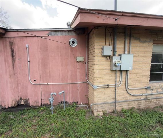 1002 W Ciro Caceres Avenue, Elsa, TX 78543