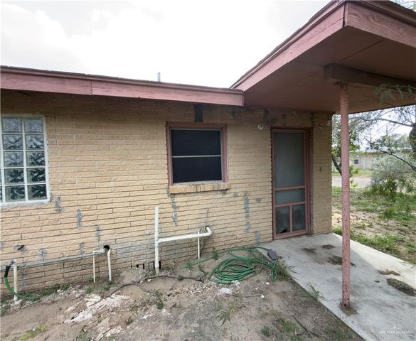 1002 W Ciro Caceres Avenue, Elsa, TX 78543