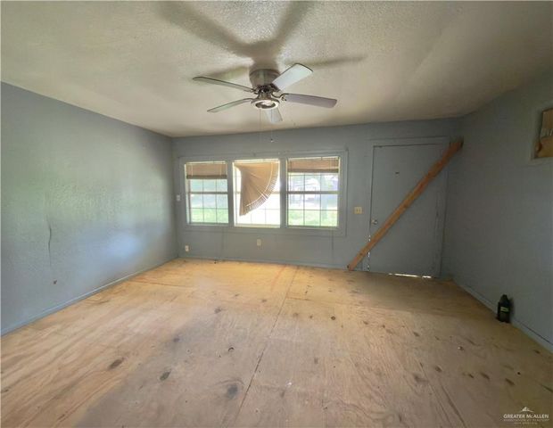 1002 W Ciro Caceres Avenue, Elsa, TX 78543