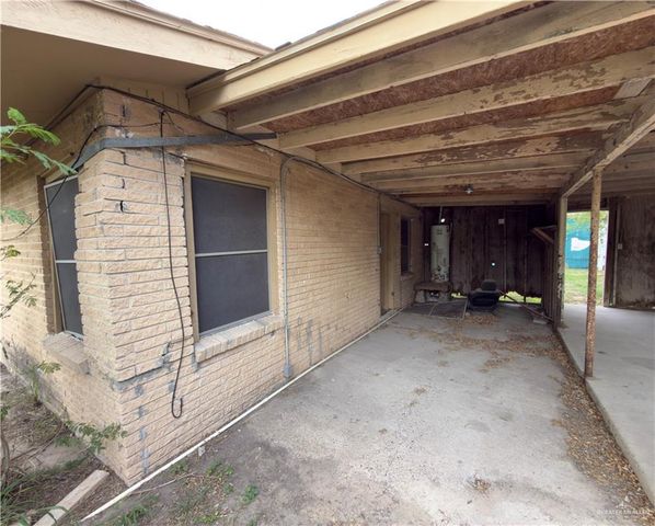 1002 W Ciro Caceres Avenue, Elsa, TX 78543