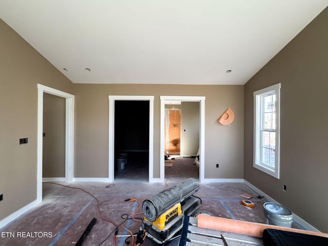 105 Peebles Rd, Crossville, TN 38558