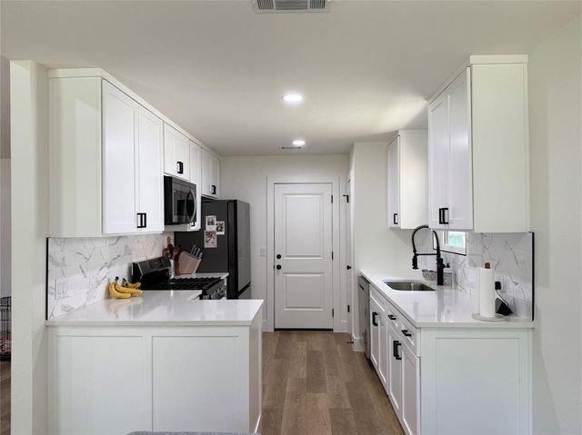 4404 Sarasota DR, Austin, TX 78749