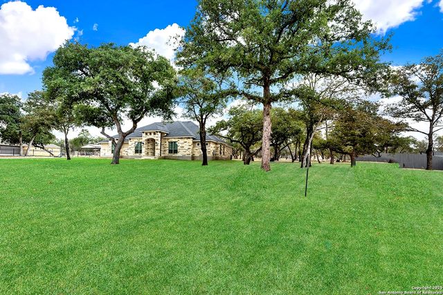 173 Hidden Pond, Adkins, TX 78101