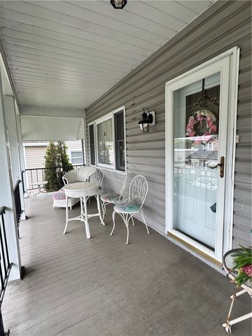 114 Beech St, Connellsville, PA 15425
