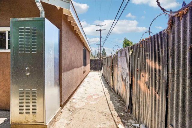 1616 E 89th Street, Los Angeles, CA 90002