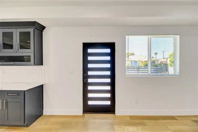 3016 West, Los Angeles, CA 90016