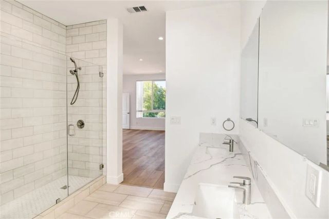 3016 West, Los Angeles, CA 90016
