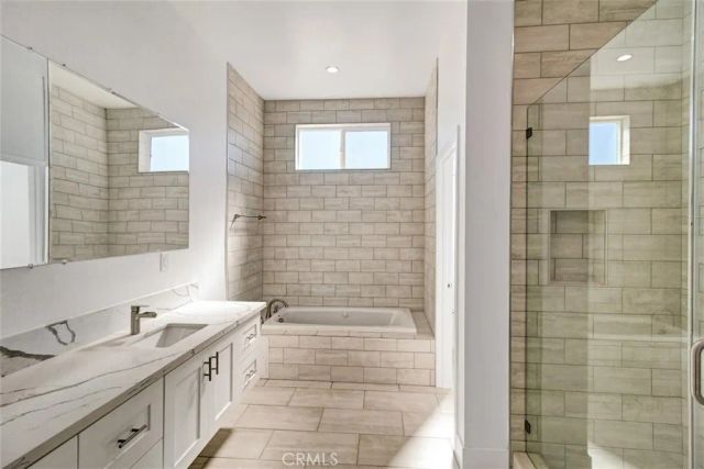 3016 West, Los Angeles, CA 90016