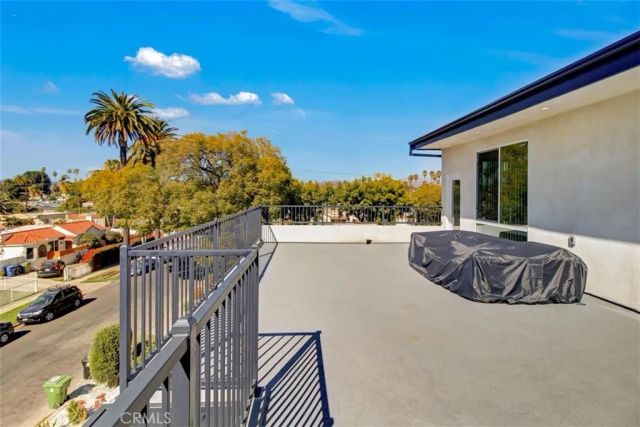 3016 West, Los Angeles, CA 90016