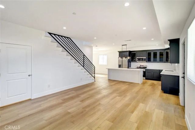 3016 West, Los Angeles, CA 90016