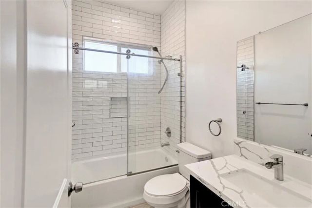 3016 West, Los Angeles, CA 90016