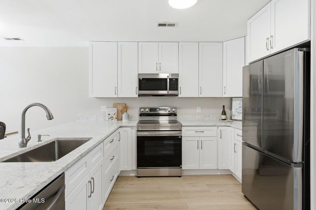6026 Inland Greens Drive, Wilmington, NC 28405
